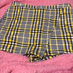I am selling some cute shorts that look like skirt